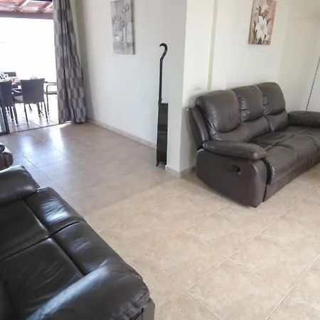 In Playa Blanca Sleeps 10 Includes Swimming Pool Air Con And Wifi Villa *