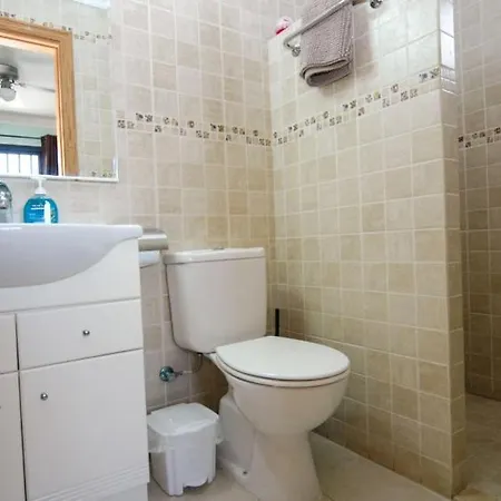 Villa In Playa Blanca Sleeps 10 Includes Swimming Pool Air Con And Wifi *