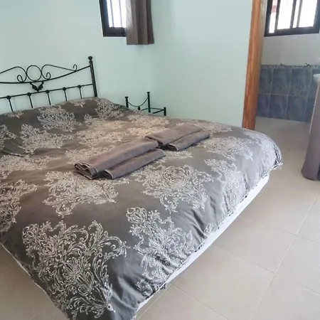 In Playa Blanca Sleeps 10 Includes Swimming Pool Air Con And Wifi Playa Blanca (Lanzarote)